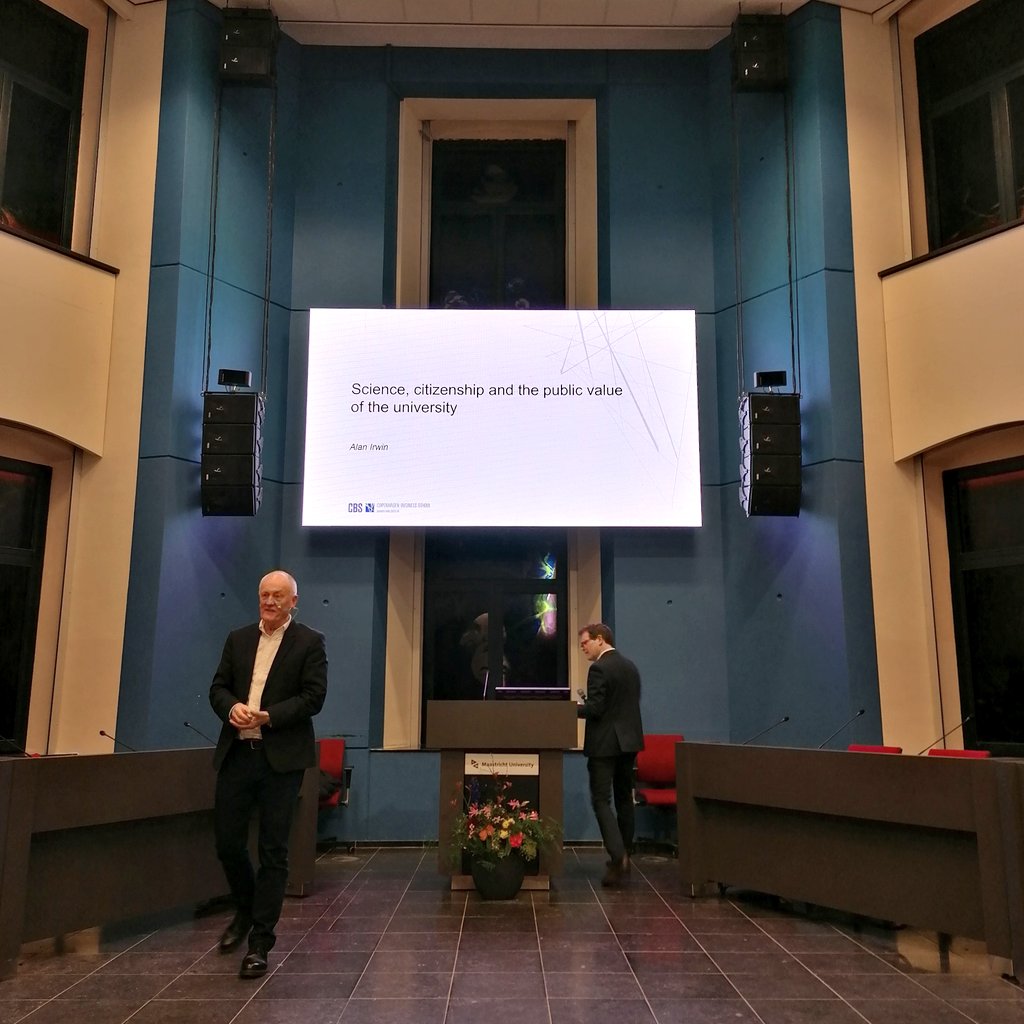 Prof. Alan Irwin speaking @MaastrichtU for @StudiumGenerale and @mpcer_um about #academicleadership and #scientificcitizenship. Very thought provoking lecture 🤯
