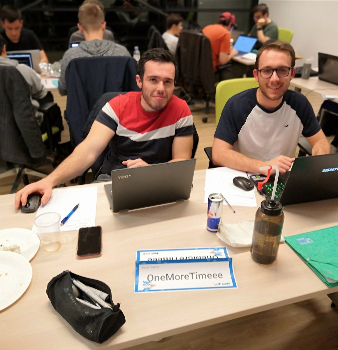 Bureau_du_Code's tweet photo. Déjà la moitié du #hashcode !! Nos participants sont à fond 💪 🔥
@PolytechNS_UCA @JobOpportunIT_ @C_Papazian https://t.co/pBZT73XqG0