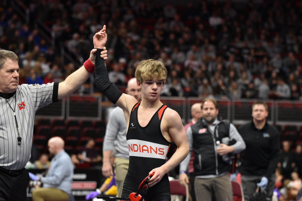 mattheinrix's tweet image. SLP’s Jon Burnette makes quick work of his first opponent. A first period pin and the Indians sophomore advances to Day ✌🏻

@SLPWrestling