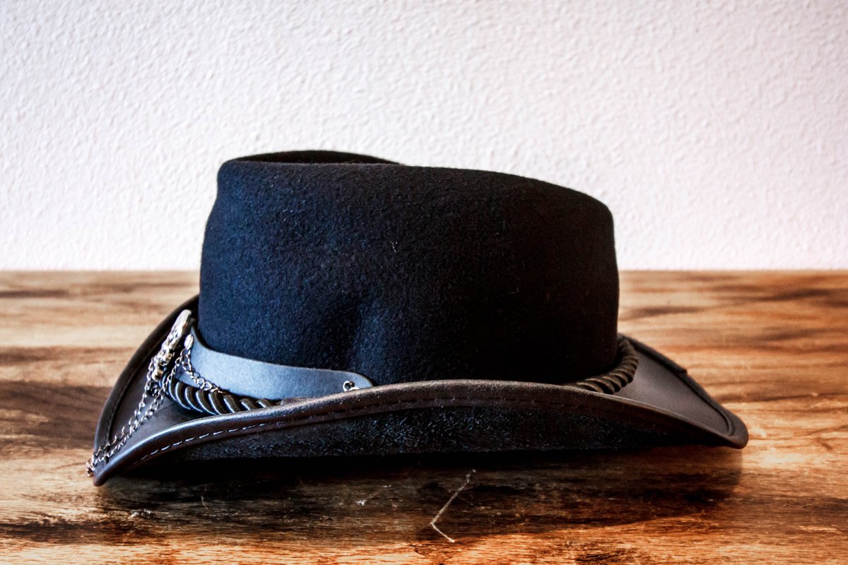 hattast_ique's tweet photo. Don't miss out on our Leap Year Sale! 🎩
10% OFF everything on the website!
Plus FREE shipping on orders over $100
Use discount code: LEAPYEAR at checkout 🤠

https://t.co/pVHbxNNACs

#tophats #sale #fashion #highlighthatoftheweek https://t.co/1B1aFImqto
