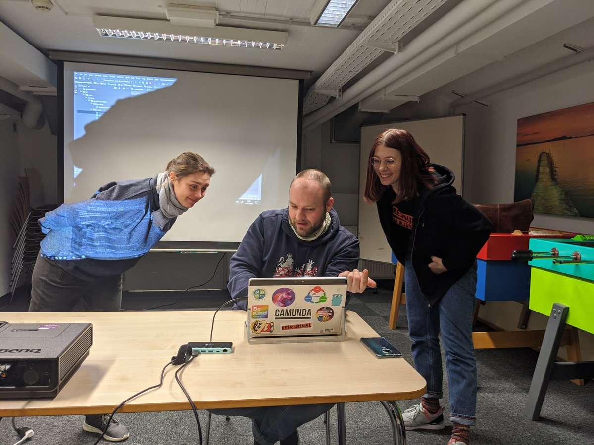 FrankPrechtel's tweet image. Another round of BPM (beer process modeling) with @KuschelKrolik of @SCC_at_DATEV presenting #Camunda at #Hackerkegeln.

github.com/camunda
hackerkegeln.de