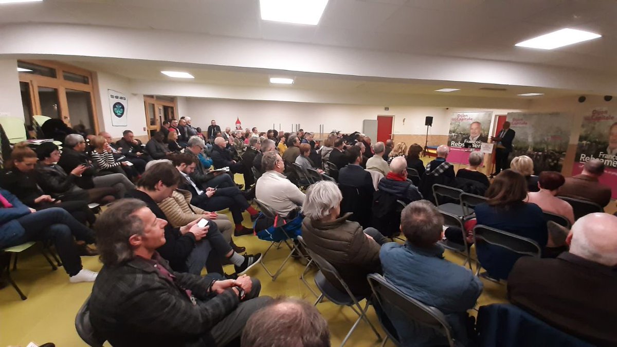 🟣🟢 C’est aux habitants du quartier Montchapet que <a href="/frebsamen/">François Rebsamen</a> présentait ce soir le projet de #DijonCestCapitale pour une ville toujours plus sociale, écologique et attractive! 

🔴 RDV jeudi 27 février, à la Maison-Phare, 2 allée de Grenoble.