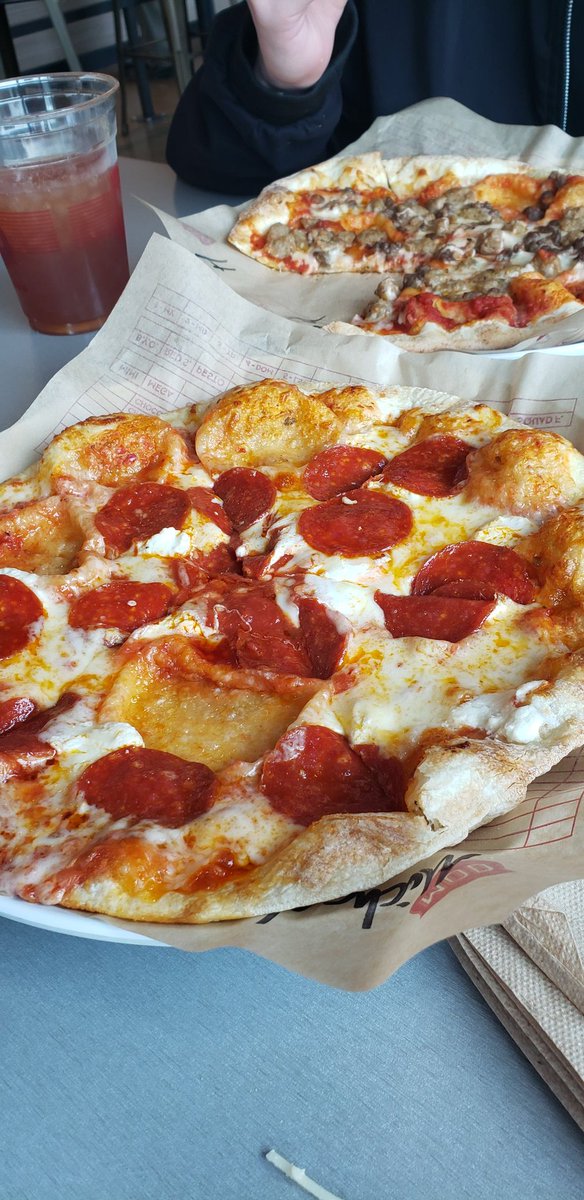 OWB_JFND's tweet photo. Ready to dig into pizza made how you want it? Dine in at MOD Pizza today, and tell them you're supporting the band!
@rockwallband @rockwallschools @Rockwall_HS
#keepyourkitchenclean #FridayEve #groupraise https://t.co/hpptPWPmFA