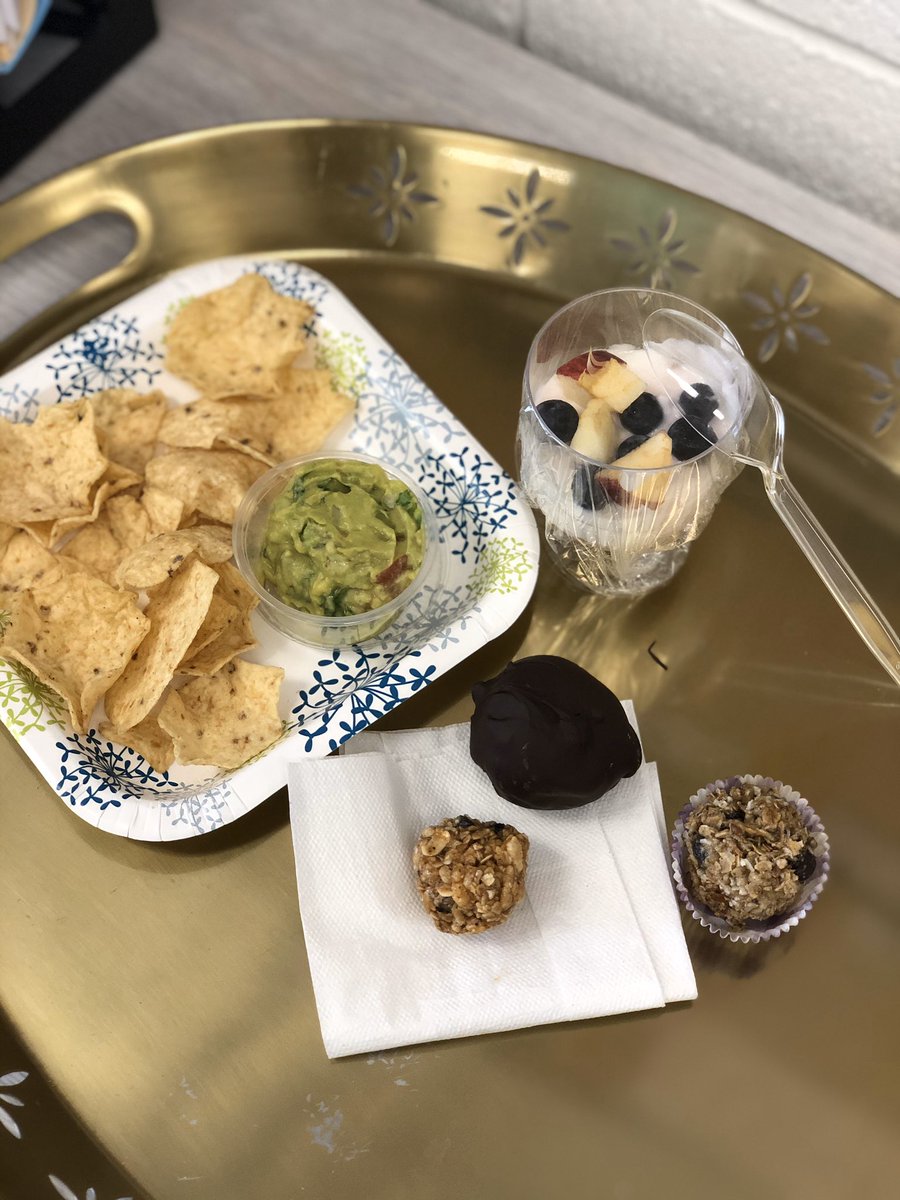 SUPERFOOD DAY! Identifying and understanding nutritional benefits to superfoods, how we can incorpoate them in our life, and TASTE TESTING👍🏼 #guacamole #energyballs #darkchocolate