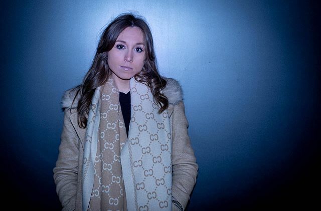 Photo shoot with DJ @chloegibbs93 for her new promo material. 
Location: London
#urbanportrait #photographer #portraitphotography #portrait #headshot #marketing #dj #london #londonphotographer #edgy #portrait_shots #blue ift.tt/2wu5KMk