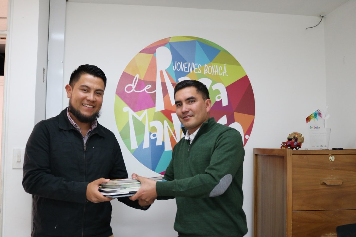 JuventudBoyaca's tweet photo. Apoyo a la red jóvenes de ambiente Nodo Siachoque, programa Manos al Libro.
#BoyacáAvanza
#RacaMandaca https://t.co/wEqMIuhnRf