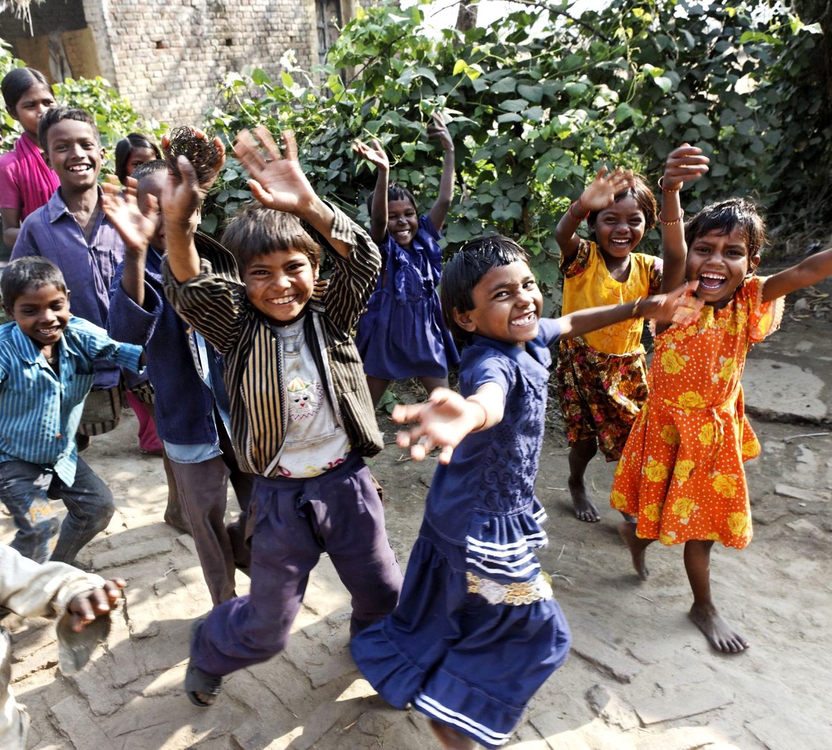 Let's build a better world, in which altruism and cooperation, not selfishness and conflict, prevail. 
Learn how Karuna-Shechen promotes #SocialJustice : karuna-shechen.org/news/social-ju… 
#SocialJusticeDay #Altruism #India #Nepal