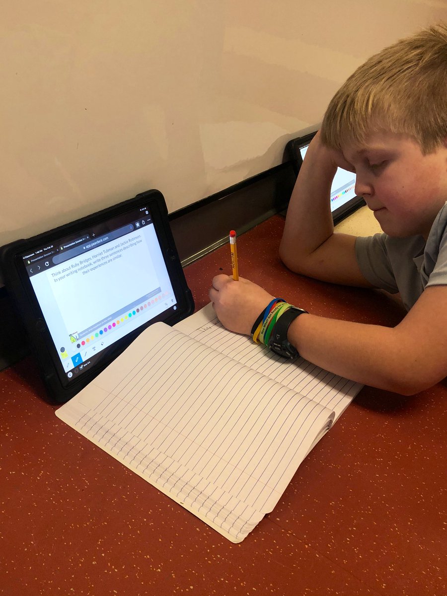 mrslaurenbenner's tweet photo. 3rd grade students in Mr. Lewistonโs class use @PearDeck to learn about Jackie Robinson. Students can work at their own pace through the slides. @MtPeak_Elem #misdproud #mpempower https://t.co/wqmtSYcmiF