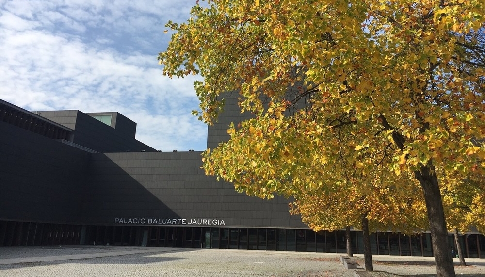 NavarraTV's tweet photo. La 'ópera más tecnológica' aterriza en #Pamplona para atraer a los jóvenes #LetsOpera @Baluarte https://t.co/mjoQyVXI2w #noticiasNATV https://t.co/Q5TX3W0Hka