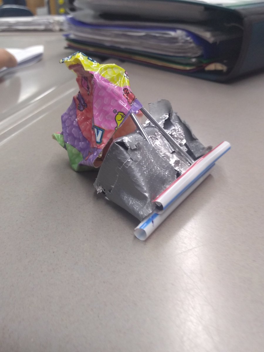 msqutub's tweet photo. We had some very creative "beaks" demonstrating the principles of natural selection today! #biologyclass #MTPSpride https://t.co/AjZoVWDbee