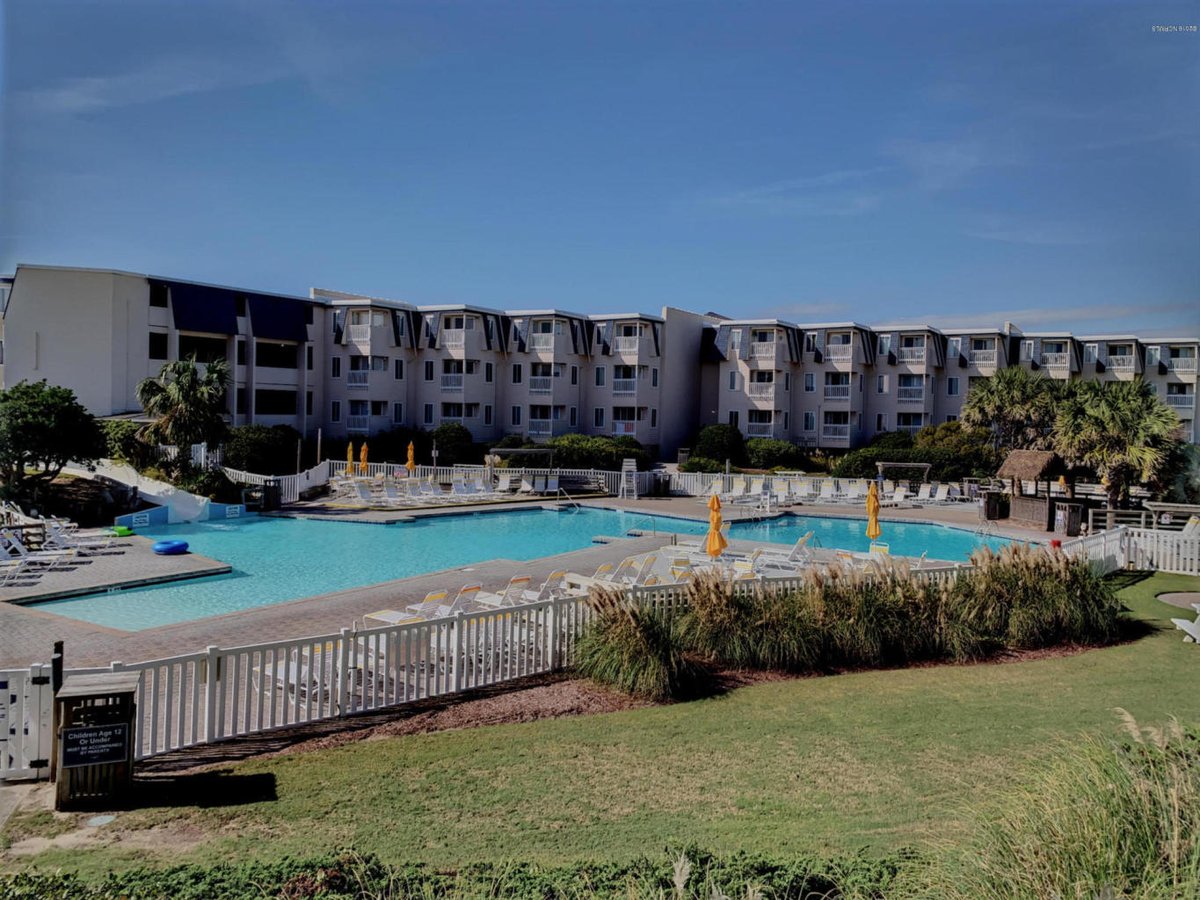 CBSCA_AB's tweet photo. Great price reduction on oceanfront condo in Atlantic Beach! This charming move-in ready property received a full facelift in 2017 including new stainless steel appliances, fresh paint and fully furnished rooms. 

#newprice #atlanticbeach #coldwellbanker #noreenbarrett https://t.co/G3jIDrGRj1