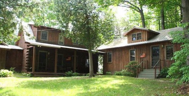 Black Professor On Twitter Who Owns This Summer Camp House A Bernie Sanders B Mike Bloomberg C Joe Biden D Pete Buttigieg