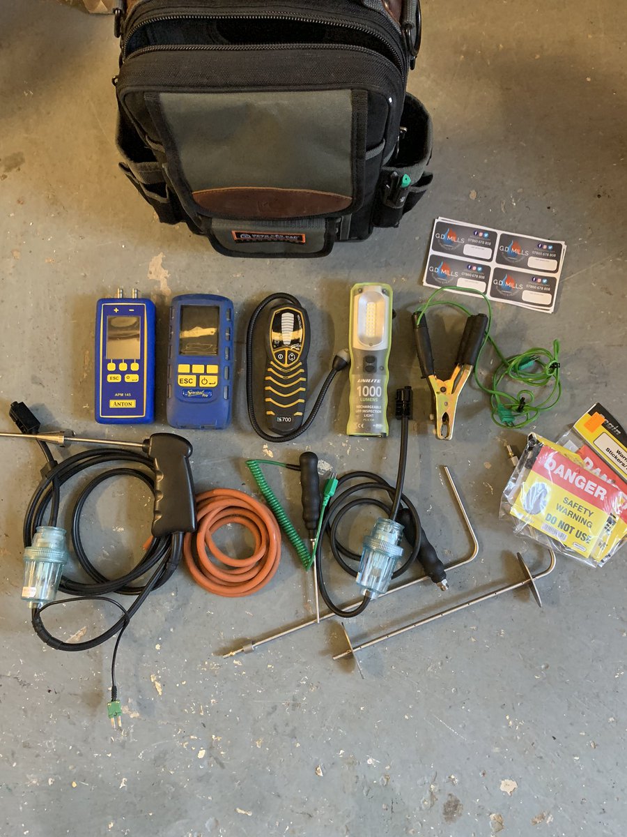 Rdmills88's tweet photo. Had loads of people ask me what I use the MB3B for and what I keep in it. So here is is! 👇🏻 https://t.co/kXUSlXjnFw