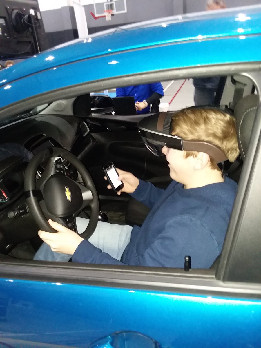 PEERSFdn's tweet photo. Today at @BlackfordSchls students have a better appreciation to keep both hands on the wheel and phones away after experiencing our distracted driving prevention simulator with @GM . #ARDDES https://t.co/cC65Lt3dvB