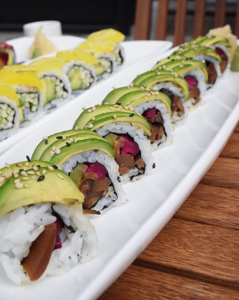 TomoPhilly's tweet photo. It’s almost weekend! Have you made your dinner plan yet? #tomophilly #veganfood #vegansushi #phillysushi #plantbased https://t.co/PYotXJEhod