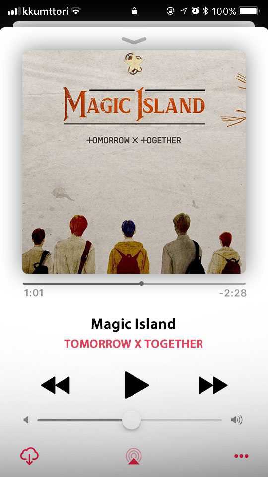 fslilym's tweet photo. ⠀   · # # tw updαtᥱ / O2 월 2O 일 ♡ ›
⠀ ⠀ ⠀ ⠀⠀ #TXT_MagicIsland
 ⠀
Les compartimos una selca de hace un tiempo para recomendarles este temazos que ha sacado @wetxt_twt. ¡Felicidades! https://t.co/0w0ptKBGXW
