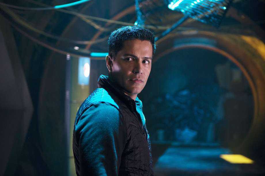 Happy 42nd birthday to Jay Hernandez, star of HOSTEL, HOSTEL 2, THE EXPANSE, QUARANTINE, JOY RIDE, and more! 