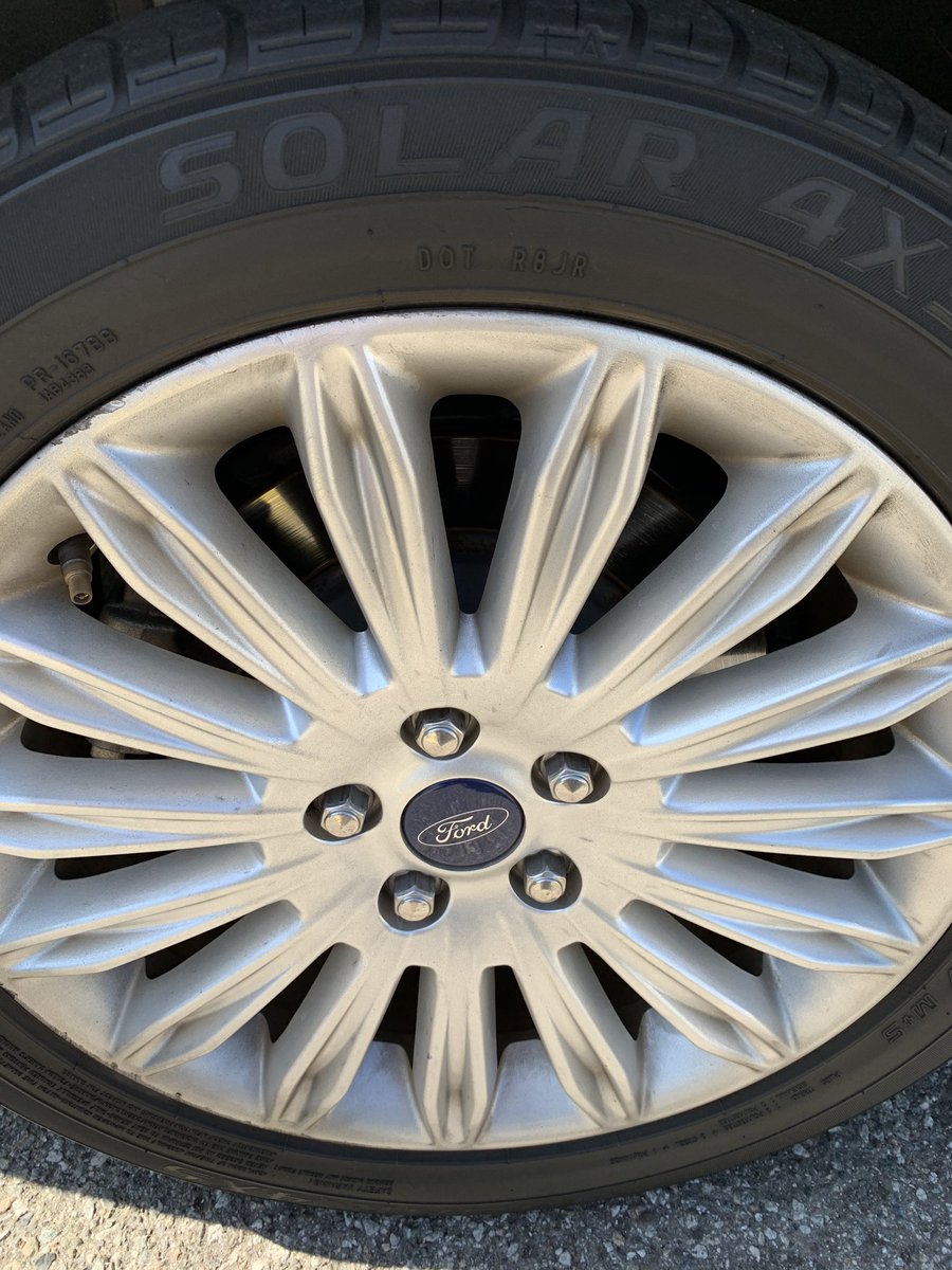 Edie4gzus's tweet photo. #Pretrips arenβt just for #PackageDrivers When is the last time you checked around & under your personal vehicle π§ π± looks ok from the outside - not so much when you really π#ThatsRidingOnMetal #DoItToday #NewTireTime @jt_ups @hrbobbyups @melirere @langlang619 https://t.co/TuXth8AEEi