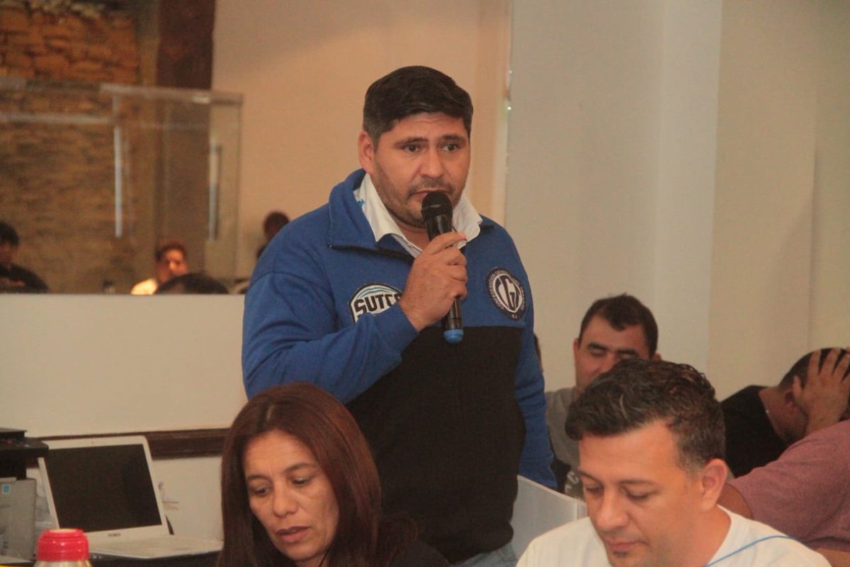 cgt_camioneros's tweet photo. 📌 #21F
Cada #compañero tuvo 5 minutos para dar a conocer los problemas de la #provincia que representa para poner al tanto a los presentes y expresar su mosión para discutir en el próximo #plenario de la #Multisectorial
#QuintoPlenario21F
#ConLaPatriaAlHombro
#Multisectorial21F https://t.co/gXtJBuqr25