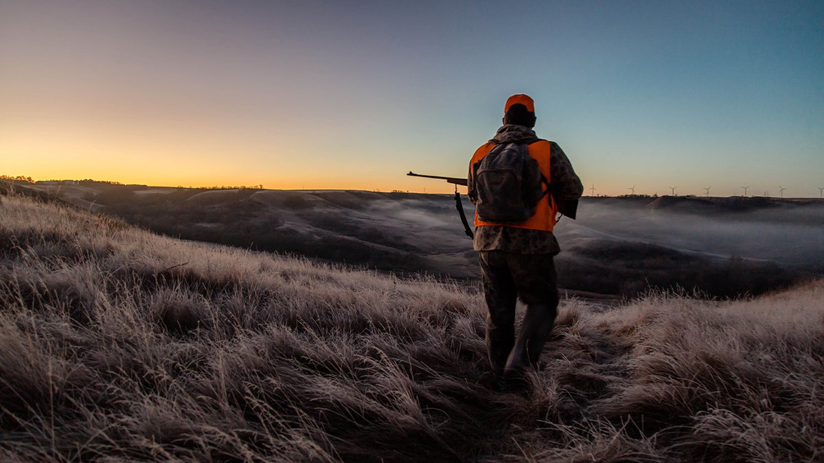 #TBT to this amazing shot titled "On the Hunt" by Laura Gardner, winner of the 2018 Governor's Photo Contest. #OutdoorsND #BeNDLegendary