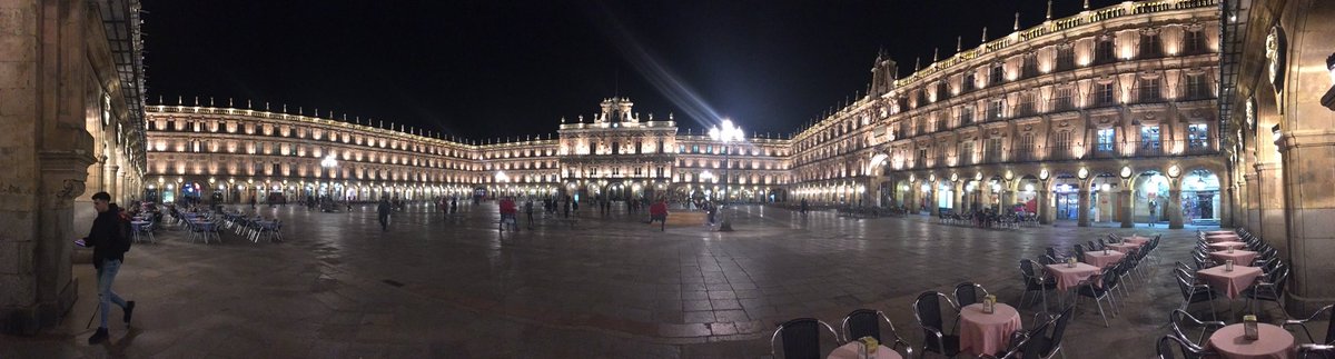 [Jour 3 🚙]
Après 7h de route, nous voici arrivés à Salamanque en Espagne ! 
#4LTrophy2020 
#CM4L