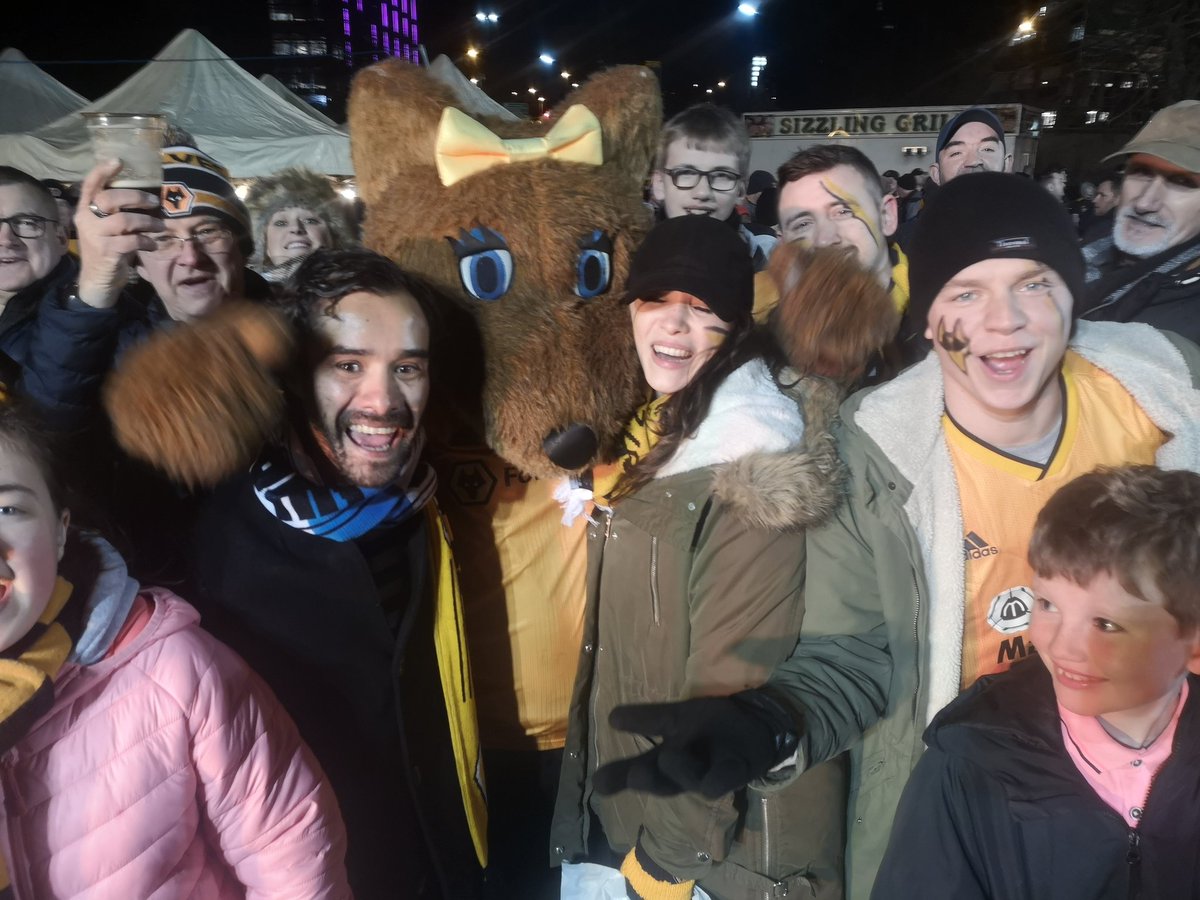 I love hosting the <a href="/Wolves/">Wolves</a> Fanzone especially when we get visitors from overseas. Tonight we had a guy from #Guatemala and a couple from #Austria 

Making them feel welcome in #Wolverhampton is what <a href="/Wolves/">Wolves</a> fans do! 🐺⚽🐺