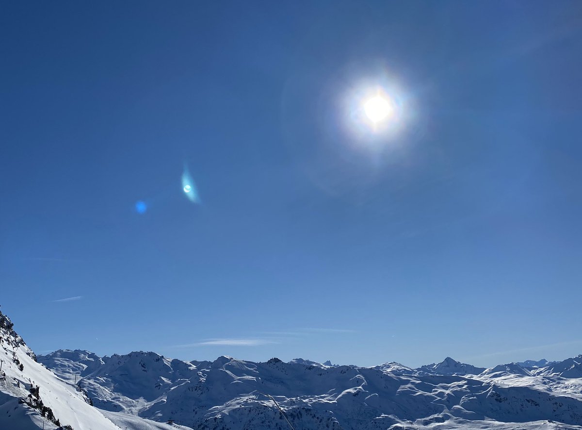 ewanventers's tweet photo. A beautiful day in the snow! #skiing #france #courchevel #meribel #valthorens #lestroisvallees 🇫🇷 https://t.co/9EV06tfsz0