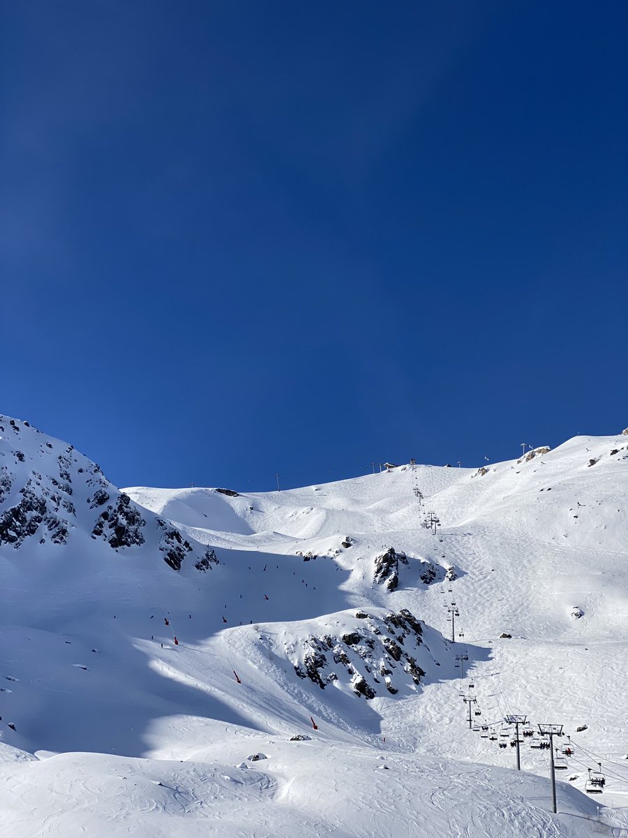 ewanventers's tweet photo. A beautiful day in the snow! #skiing #france #courchevel #meribel #valthorens #lestroisvallees 🇫🇷 https://t.co/9EV06tfsz0