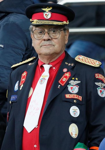 O AMIGO COMANDANTE ESTEVE HOJE NA UCRANIA E VIU OS NOSSOS SOLDADOS EM CAMPO VIVA O BENFICA