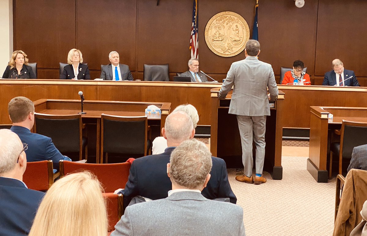 TaylorSCHouse's tweet photo. Major step forward for the Article V Convention of States in SC. A special committee of the House voted unanimously to draft a report to be sent to the House Judiciary Committee for a vote. The report will contain both majority and minority views to further debate. https://t.co/TqwlwGD3Nn
