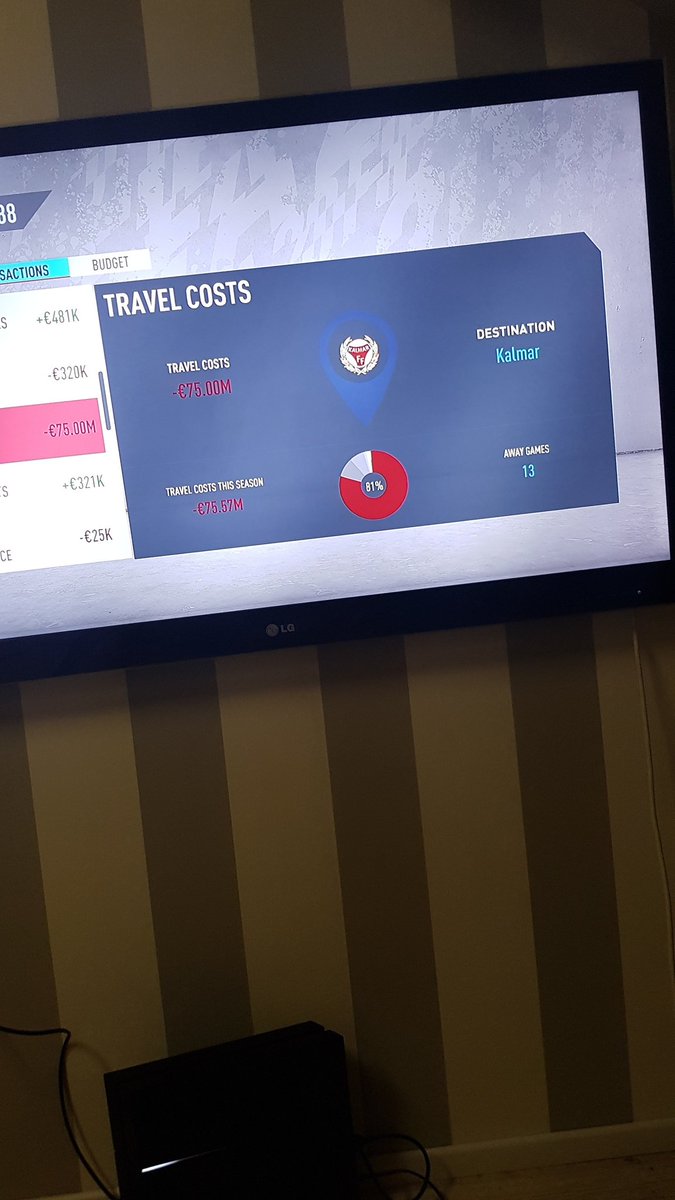 maxlammers49's tweet photo. @EASPORTSFIFA  i think i broke the game? https://t.co/iQ6IFPbd8d