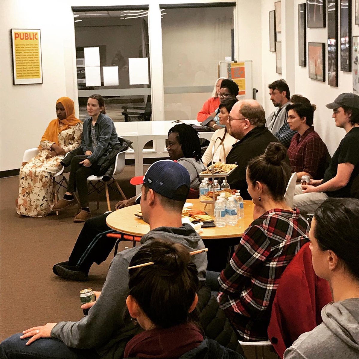 TheLoopCoMo's tweet photo. Big thanks to the @LogboatBrewing guys for talking to local makers about branding as part of our @Etsy Maker City grant! #makeworkplay #goodtobeintheloop https://t.co/052wMr0KF0