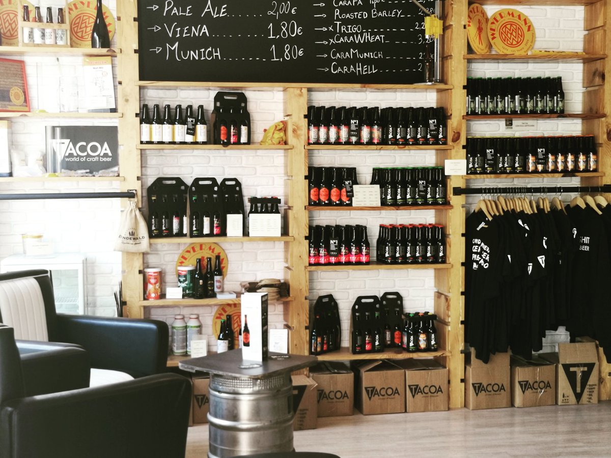 TacoaCerveceria's tweet photo. TACOA Brew-Shop
In 💘 with BEER 🍺
1a Fábrica Artesanal de Cerveza de Canarias 🔝 Tenerife 2001
🅾️% Bullshit 💯% Craft Beer
#craftbeer #brewery #gasthausbrauerei #teneriffa #tenerifenorte #elsauzal #craftbeertourist #localbier #madeincanarias #cervecerias #beer #elaboradoaqui https://t.co/mDiAnlREKo