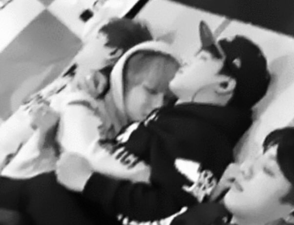 yeonkiminchi's tweet photo. It's just vmin it won't hurt you ๐ญ damn I've waited years for this subunit ๐ญ๐ #7TracklistisComing #BTS @BTS_twt https://t.co/kWjBTMbMVM