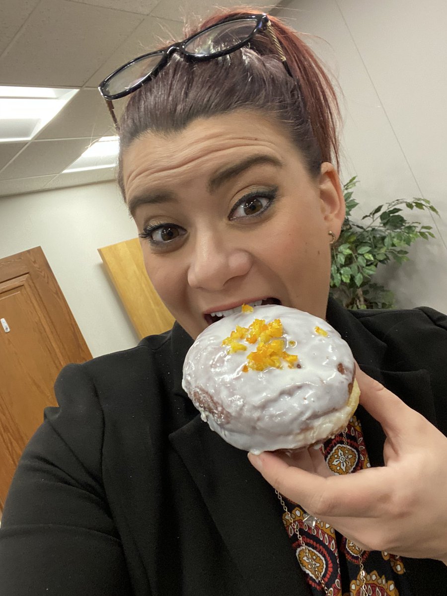 You know it!! Paczki 🍩 <a href="/LittlePolandNB/">Little Poland</a> thx Zieleniak! #littlepoland #newbritain #FatThursday