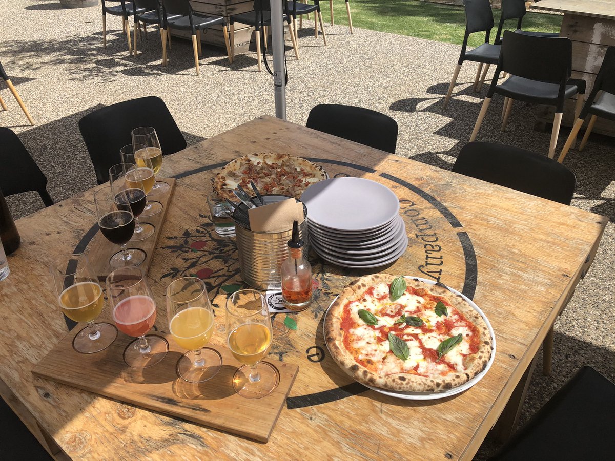seedoeatreview's tweet photo. Supporting local eating &amp; drinking everything in sight at #Lot100 with @Ashkate86 ! 🍕 🍺 

(You have to do a #pizzaquest here @Eloise_Praino ) https://t.co/bxnxvB3Qgu