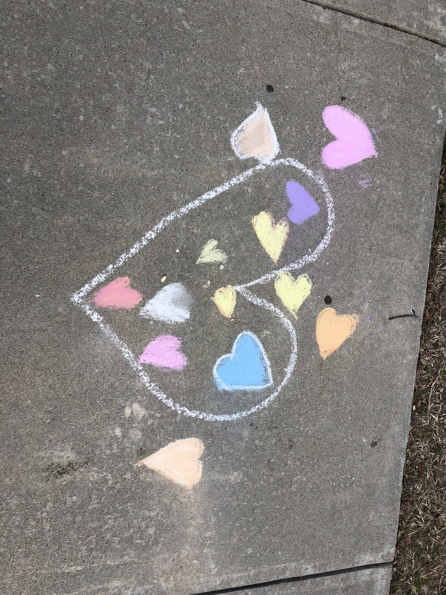 _MrsClark23's tweet image. Spreading kindness all the way down PVE’s sidewalk🤍 #KindnessMATTERS #PVELeads #Leaders2theCore @PVE5thGrade