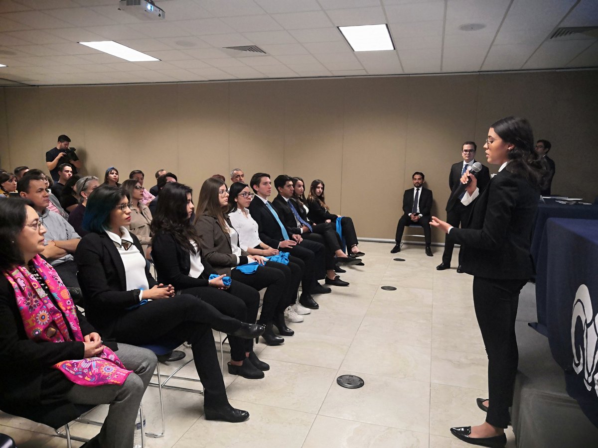 Ángeles Estrada tweet media