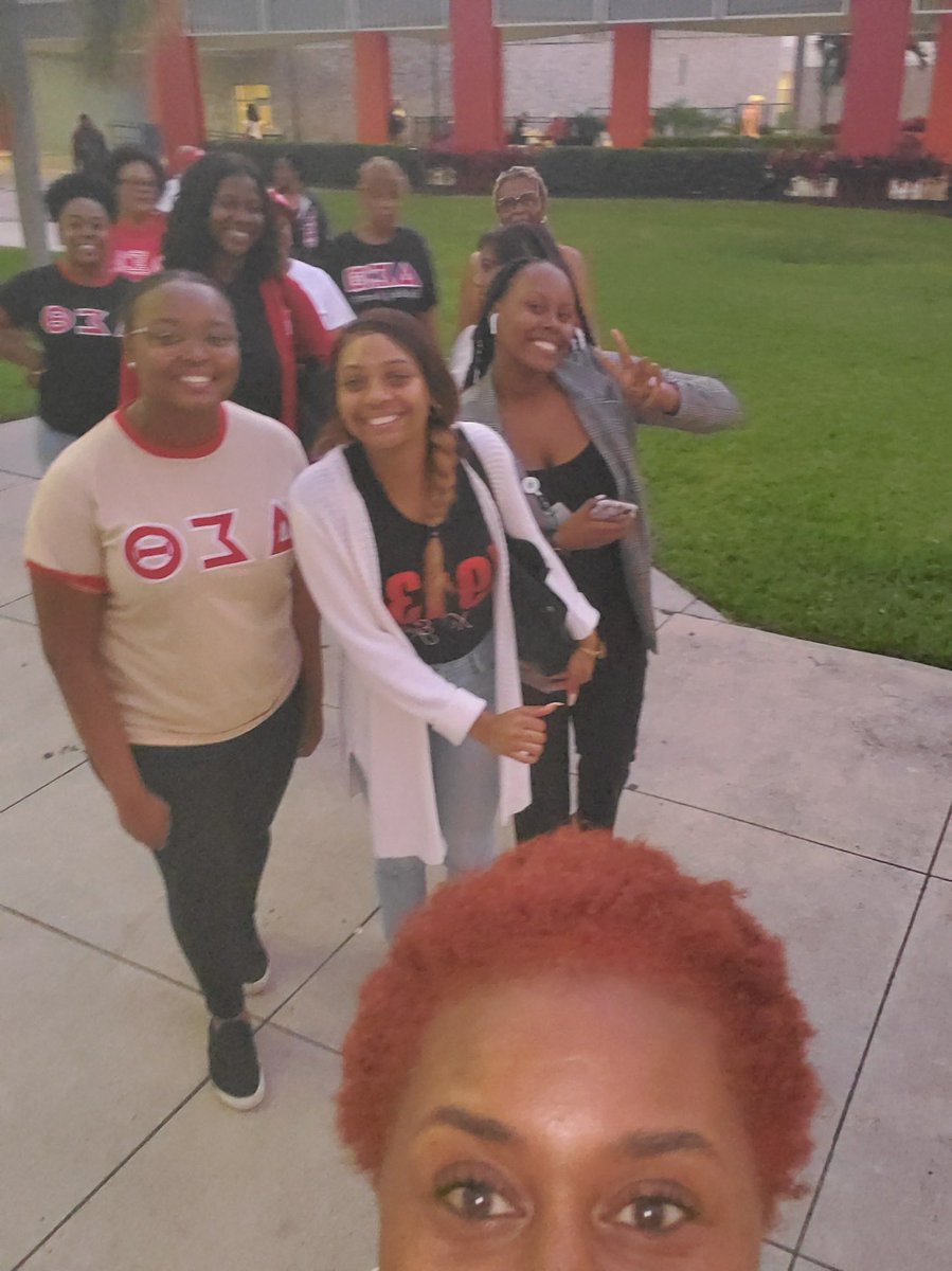 SPBCAC_DST's tweet image. SPBCAC members took time out to make connections with our collegiate Sorors of the Xi Epsilon chapter.  Members took a walking &amp;amp; talking tour of the FAU campus as a part of the "Collegiate Connection" national initiative.  #collegiateconnection #collegiateconneciondst #dst #fau