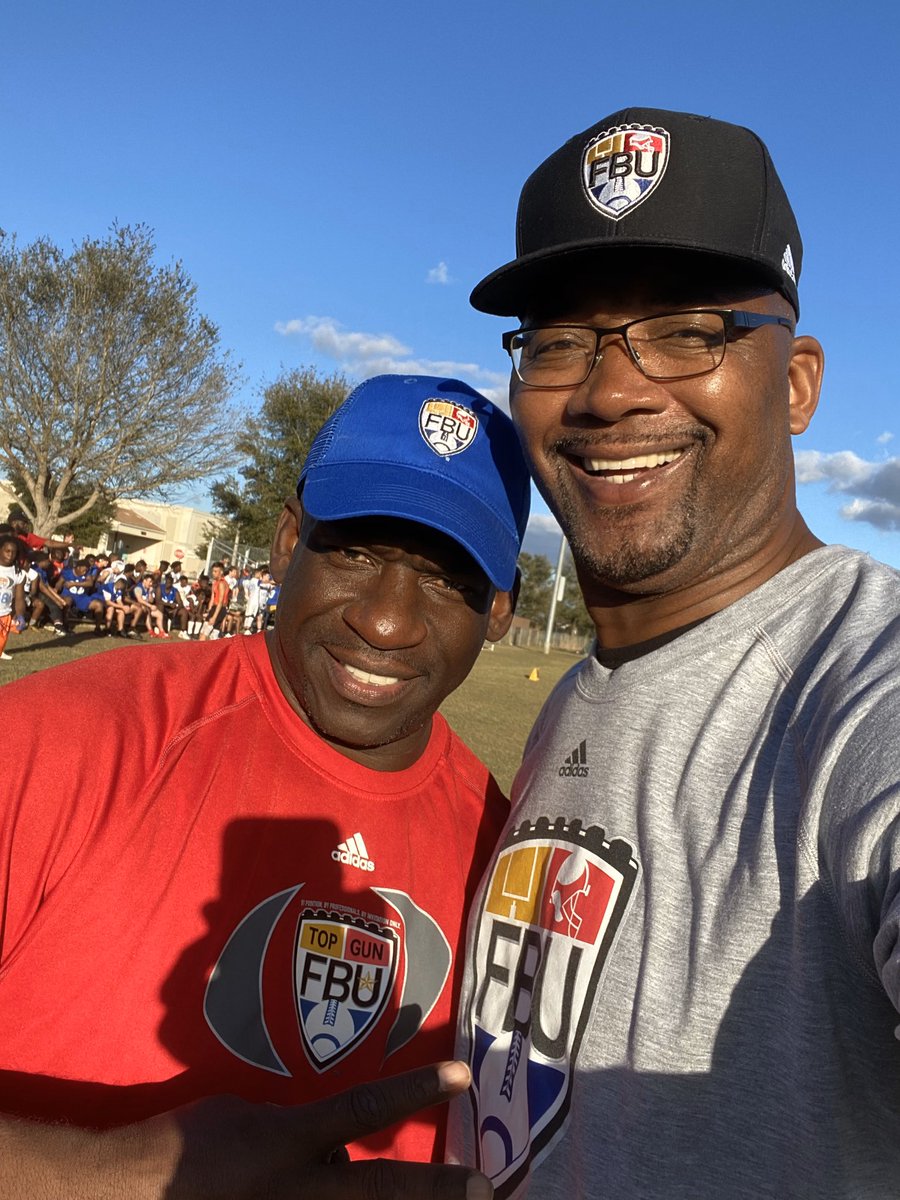 Excelspeed12's tweet image. FBU Campers are always around greatness. Me and my business partner and friend Aaron Jones SR a NFL First Round Draft Pick in 1988 by the Pittsburgh Steelers. #FBUOrlandoCombine #ExcelSpeedTraining