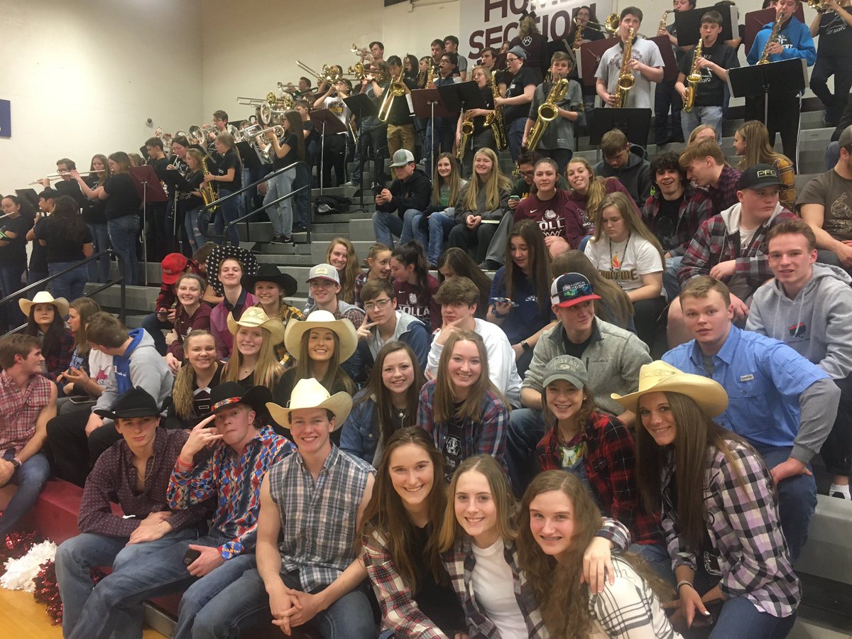 The 6th man is in the house supporting the Lady Dogs!! #cowboynight #RollaBulldogs