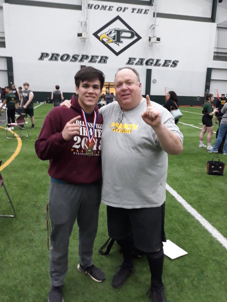 CPAthletes's tweet image. Luis went to a late qualifier meet to bump his numbers up. He’s currently 12th in the region. Tonight, he Squatted 450, Bench 270 and Deadlifted 475! He PR’ed all 3 lifts and increased 45#’s in total!!!! #dohard