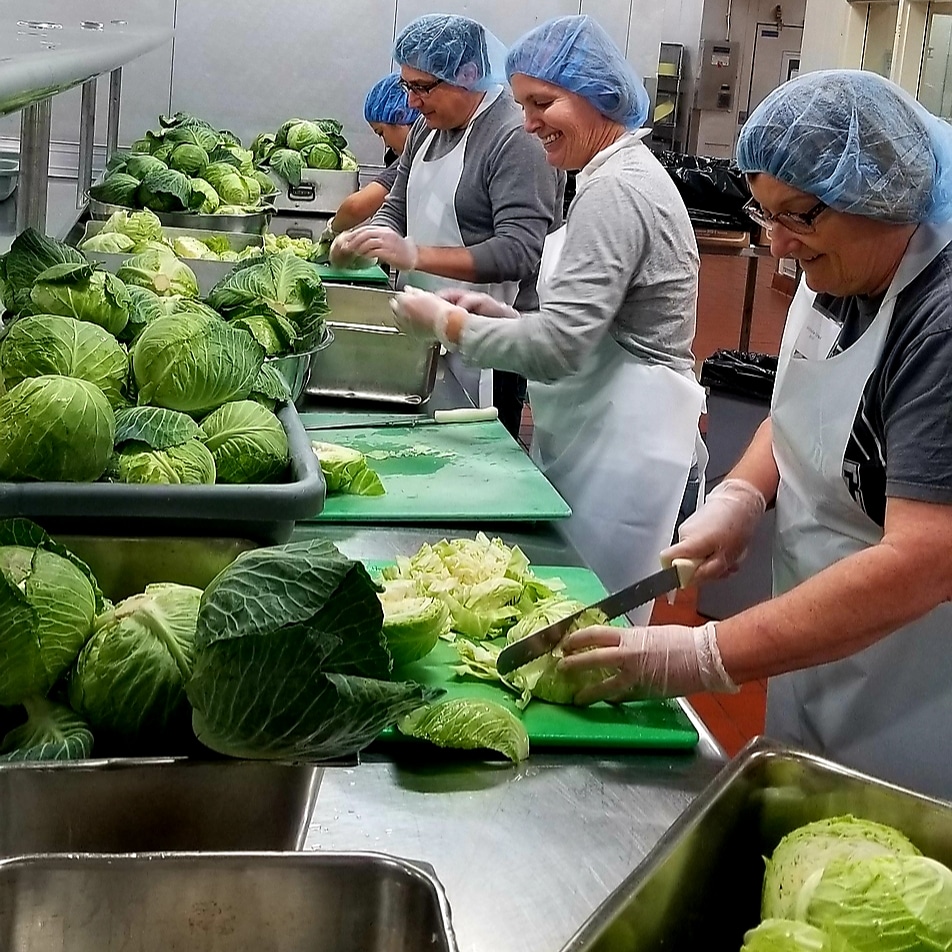 stvmow's tweet photo. At St. Vincent Meals on Wheels our volunteers often tell us how #rewarding and #humbling their experiences are when they deliver meals or assist with meal preparation or visit a lonely senior.
To all volunteers, we thank you😇❤
#volunteeringislove #stvmow https://t.co/KY6dvf1ayv