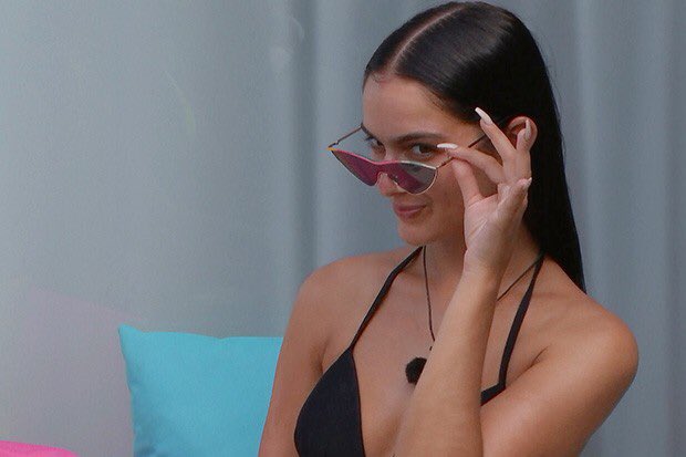lveisland's tweet photo. When you’ve won over the hearts of the nation and proved everyone wrong #loveisland A QUEEN https://t.co/sP1Y6CgkT1