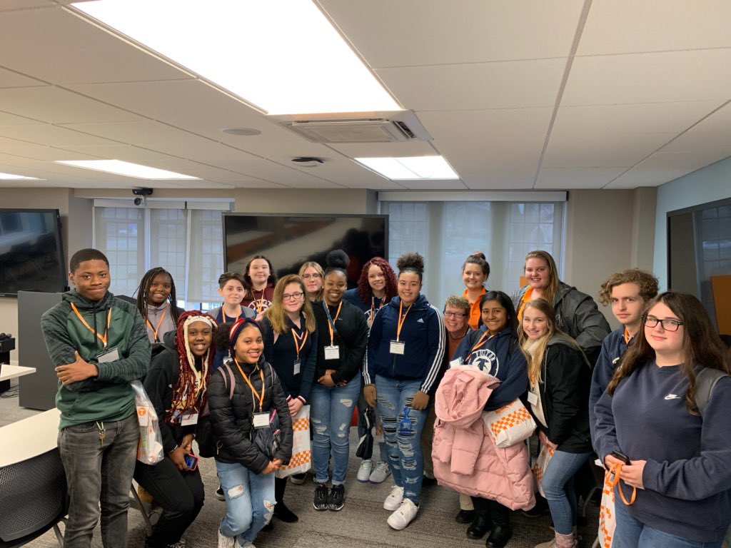 Falcon_GRAD's tweet photo. Huge shoutout to @UTKnoxville for hosting us on their campus today! Our students got to tour colleges of interest and learn more about what college life is like! @sjsmith2509 #FultonTravels https://t.co/f5MLZdRUBj