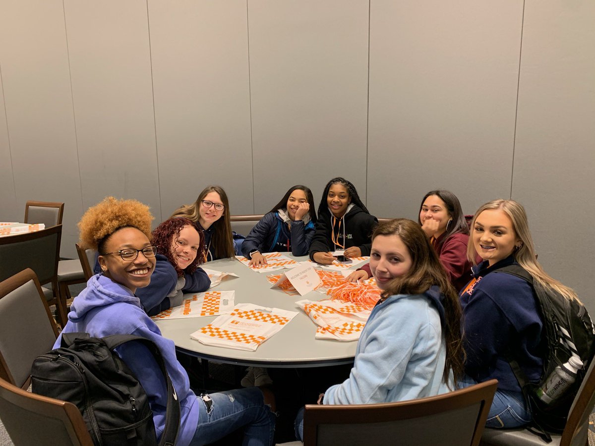 Falcon_GRAD's tweet photo. Huge shoutout to @UTKnoxville for hosting us on their campus today! Our students got to tour colleges of interest and learn more about what college life is like! @sjsmith2509 #FultonTravels https://t.co/f5MLZdRUBj