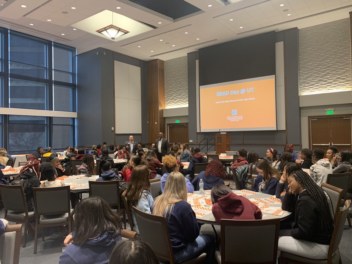 Falcon_GRAD's tweet photo. Huge shoutout to @UTKnoxville for hosting us on their campus today! Our students got to tour colleges of interest and learn more about what college life is like! @sjsmith2509 #FultonTravels https://t.co/f5MLZdRUBj
