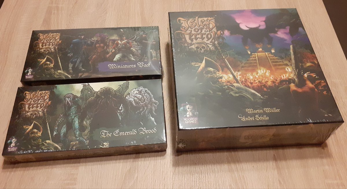 Sibi30015224's tweet photo. Wahnsinn! Am 20.02.2018 wurde die Kampagne auf #Kickstarter erfolgreich gebacked. Heute, auf den Tag genau 2 Jahre später, wurde es endlich geliefert 😁 Ich hatte ja zwischenzeitlich die Hoffnung schon aufgegeben. Hoffe das Warten auf  #IsleOfTerror hat sich wenigstens gelohnt 🤗 https://t.co/hTKHCxg2Gk