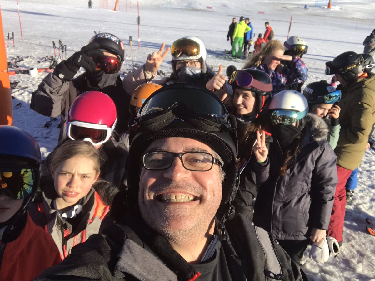 MrSimpson_GSA's tweet photo. Team Simpson at the end of the day in Sestriere #Sestriere20 @GSA_Sports https://t.co/BLx2yMPtZ6