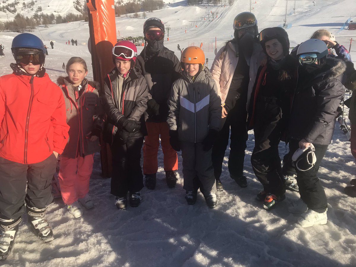 MrSimpson_GSA's tweet photo. Team Simpson at the end of the day in Sestriere #Sestriere20 @GSA_Sports https://t.co/BLx2yMPtZ6